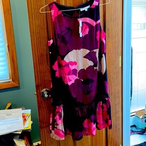 Trina Turk new colorful dress w keyhole back sz M